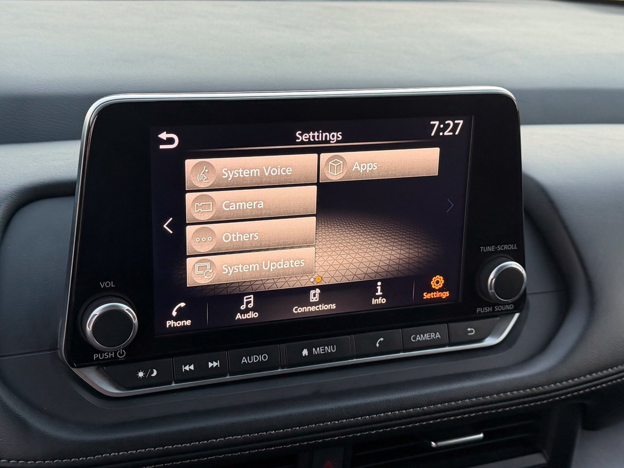 Certified 2025 Nissan Rogue SV FWD image 25