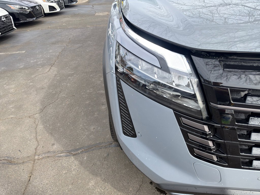 New 2026 Nissan Pathfinder Platinum image 10