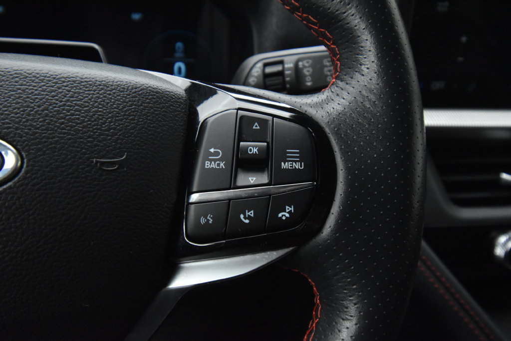 Used 2025 Ford Explorer ST-Line w/ ST-Line Street Pack AWD/4WD image 31