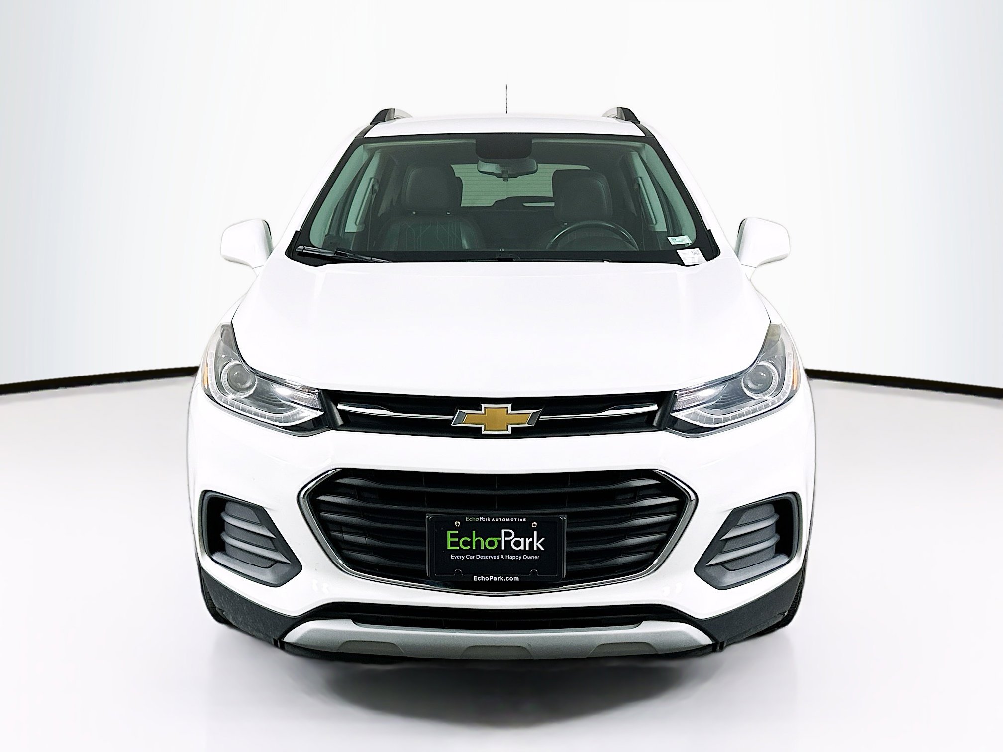 Used 2019 Chevrolet Trax LT w/ LT Convenience Package image 2