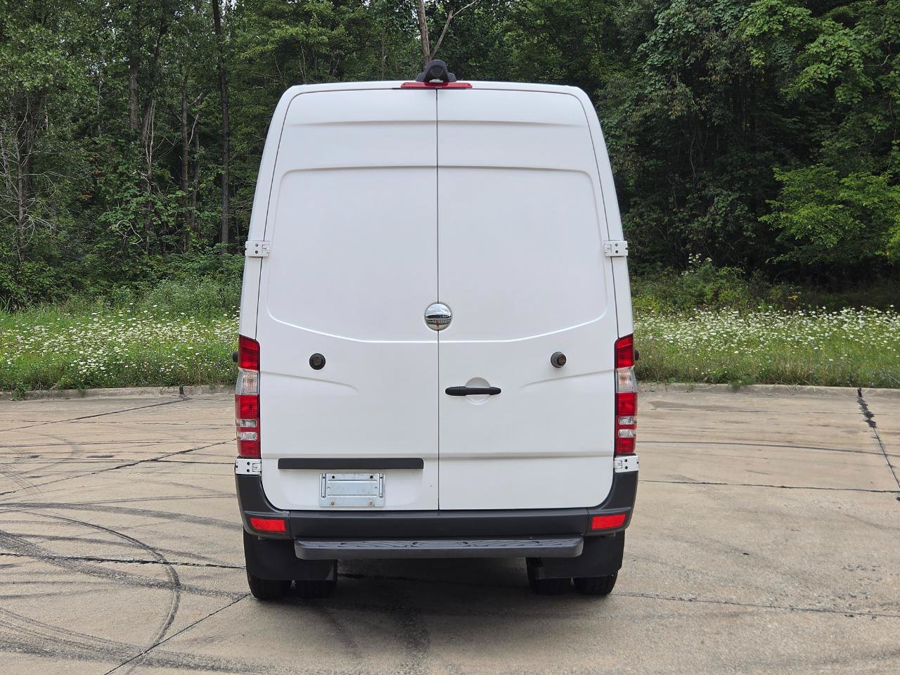Used 2018 Freightliner Sprinter 3500 RWD image 4
