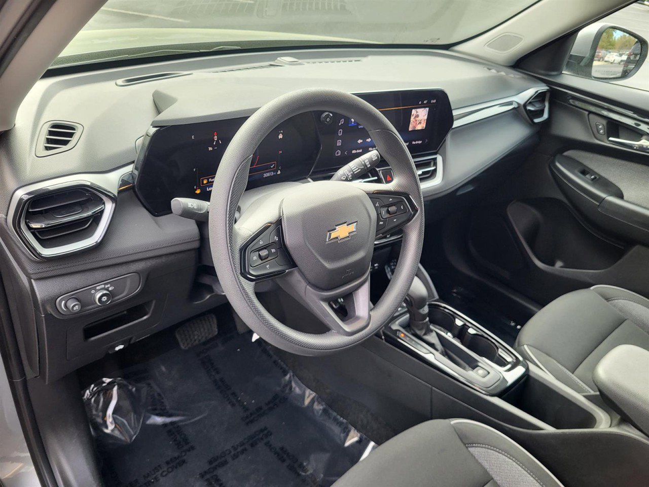 Used 2025 Chevrolet TrailBlazer LT AWD/4WD image 10