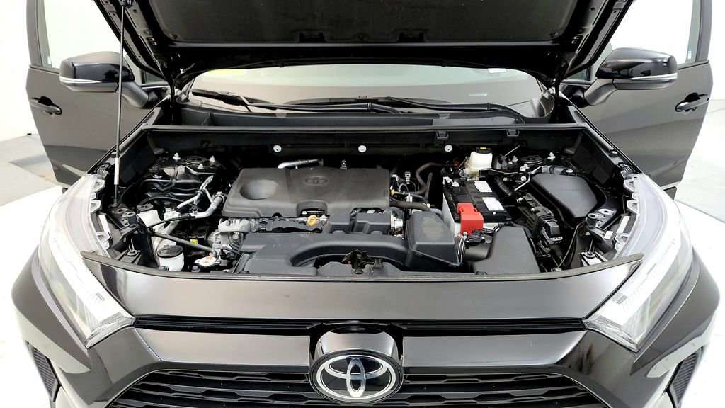Certified 2025 Toyota RAV4 XLE AWD/4WD image 15