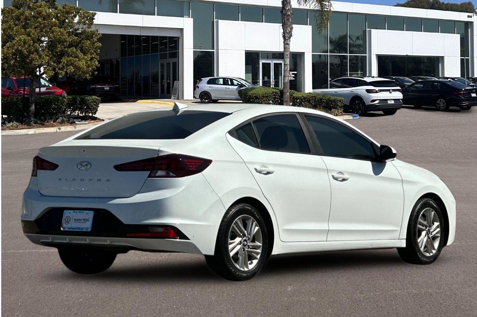 Used 2020 Hyundai Elantra SEL w/ Cargo Package (C1) FWD image 3