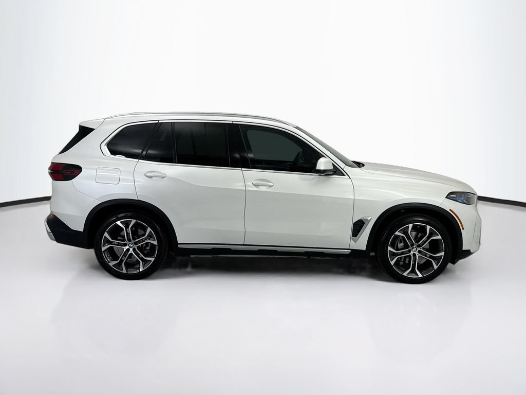 Used 2024 BMW X5 xDrive40i w/ Premium Package AWD/4WD image 4