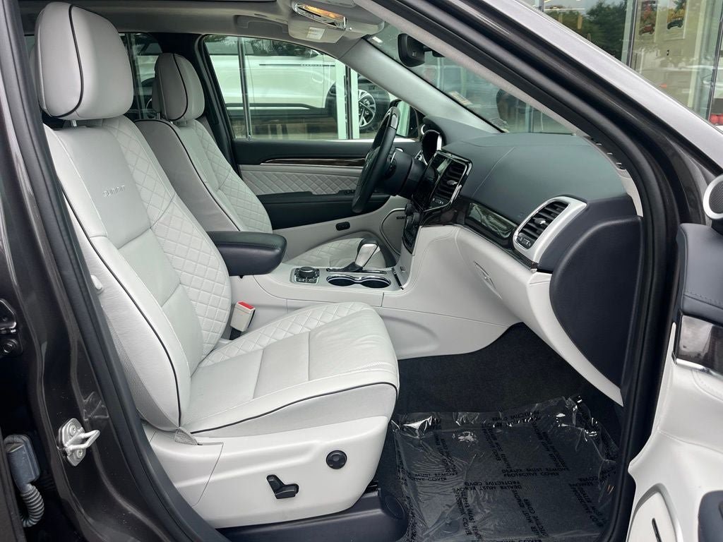 Used 2021 Jeep Grand Cherokee Summit AWD/4WD image 22