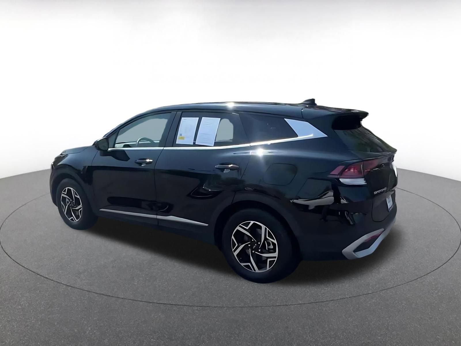 Used 2025 Kia Sportage LX image 10