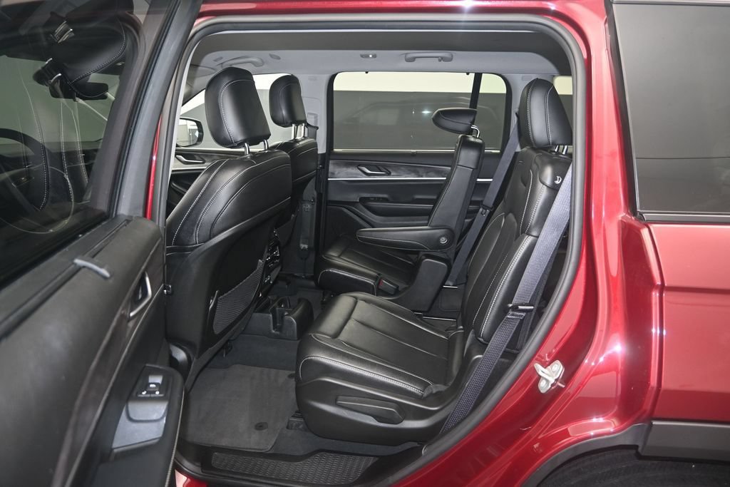 Used 2024 Jeep Grand Cherokee L Limited w/ Luxury Tech Group II RWD image 18