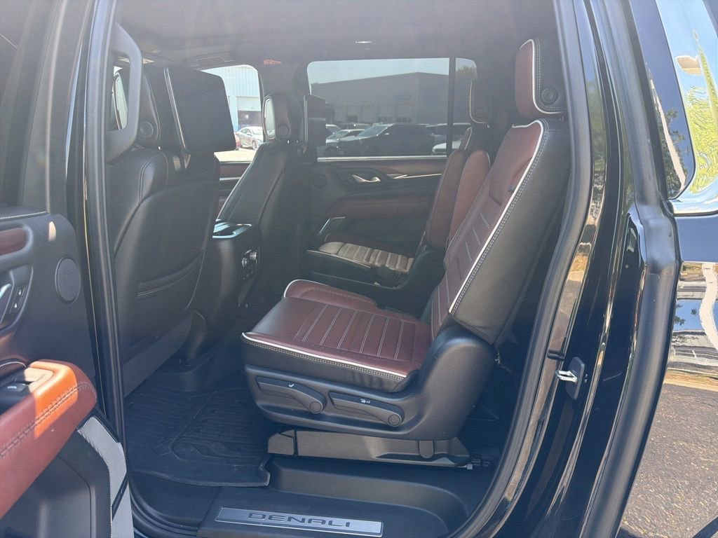 Used 2023 GMC Yukon XL Denali Ultimate image 28
