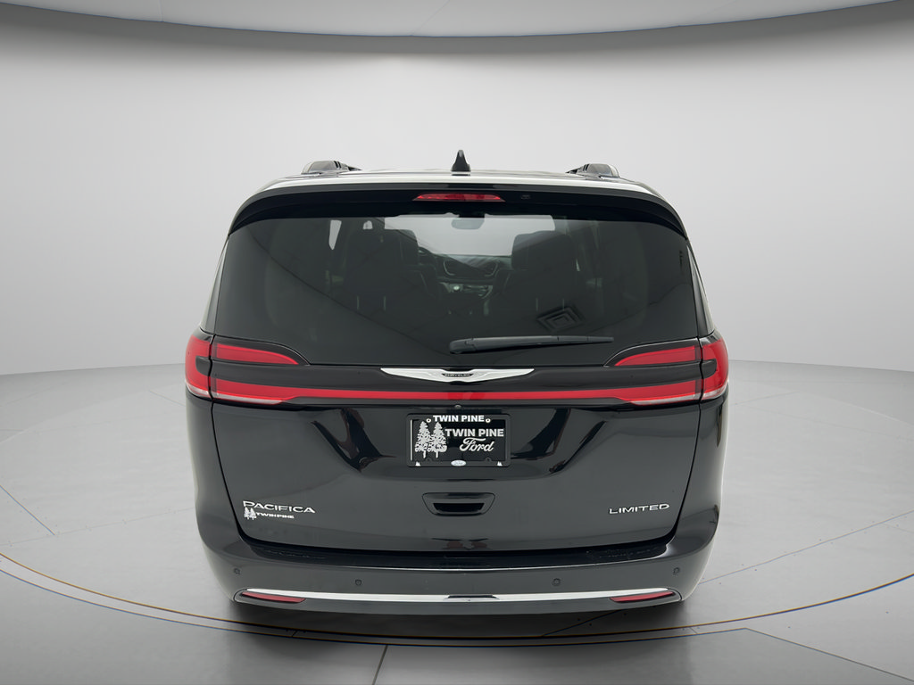 Used 2023 Chrysler Pacifica Limited FWD image 7