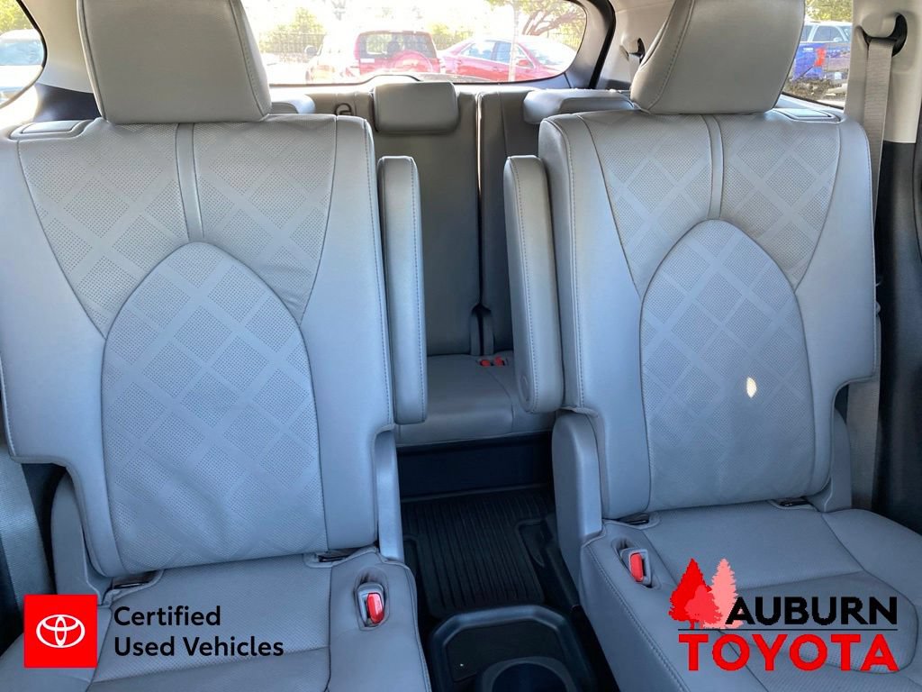 Certified 2021 Toyota Highlander Platinum AWD/4WD image 28