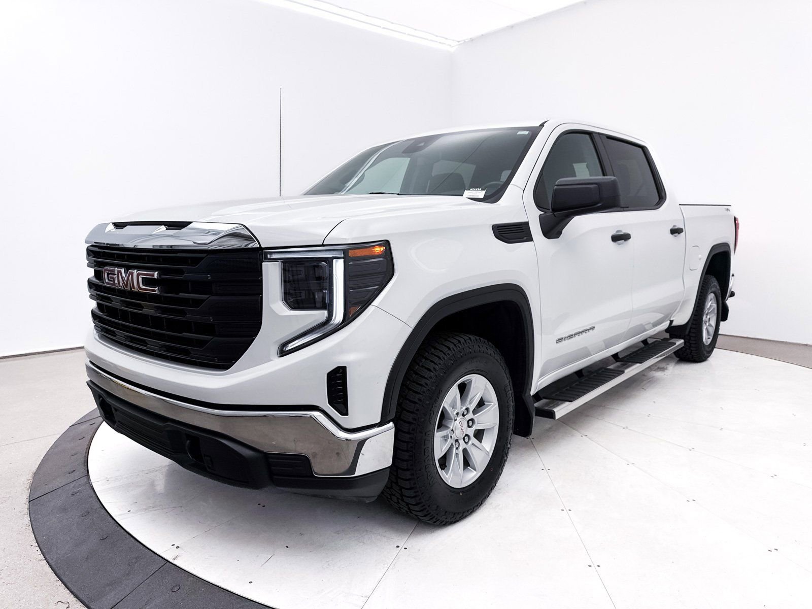 Used 2023 GMC Sierra 1500 Pro w/ Trailering Package image 11