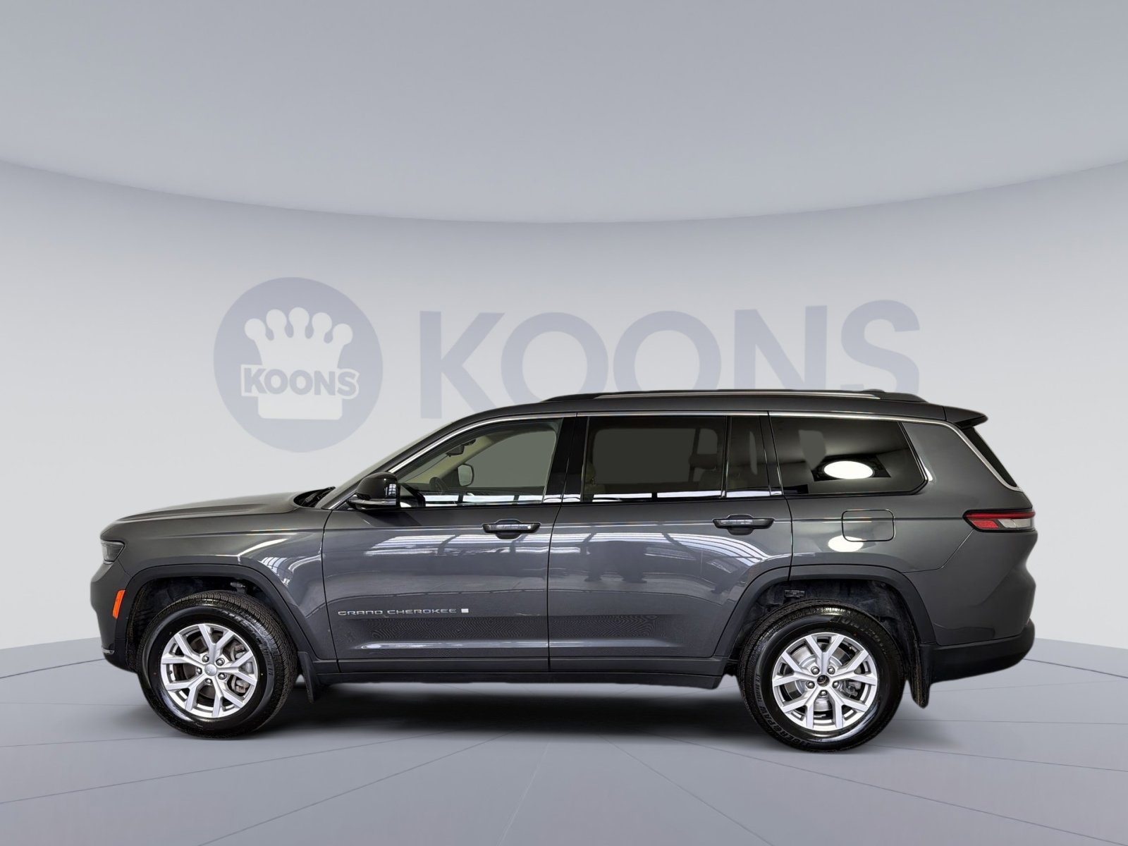 Used 2022 Jeep Grand Cherokee L Limited w/ MOPAR Finishing Package image 2