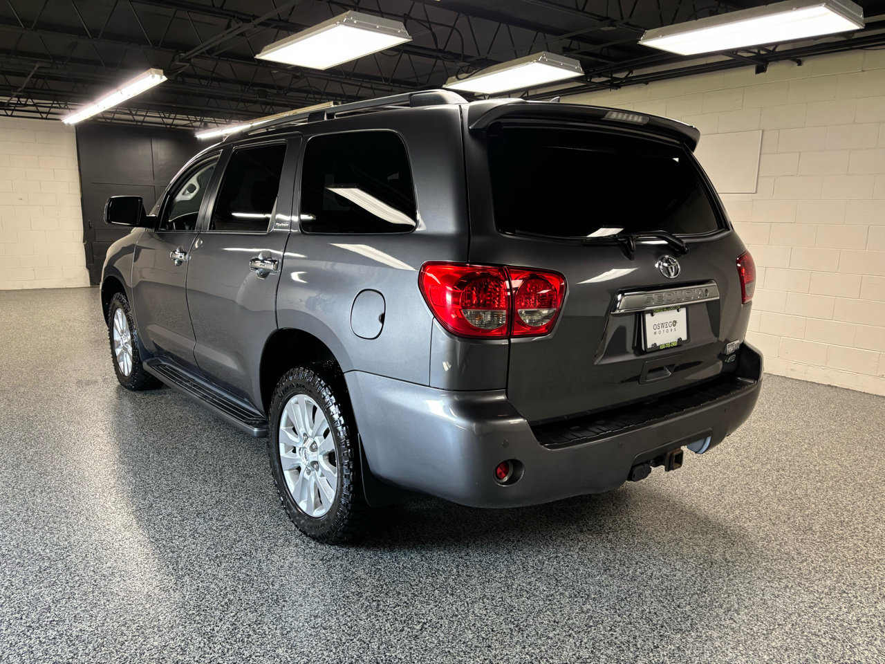 Used 2016 Toyota Sequoia Platinum image 9