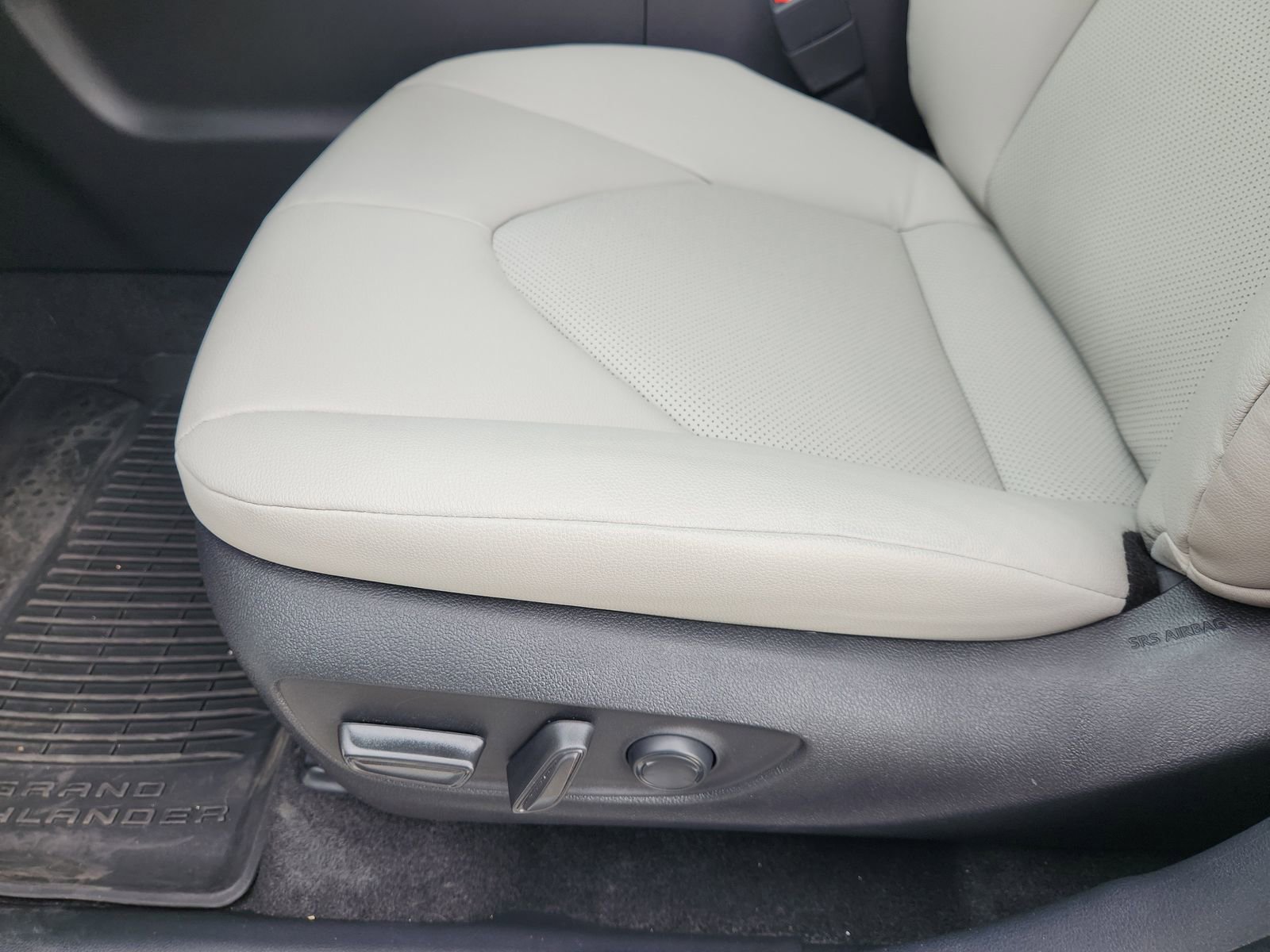 Used 2024 Toyota Grand Highlander XLE image 27