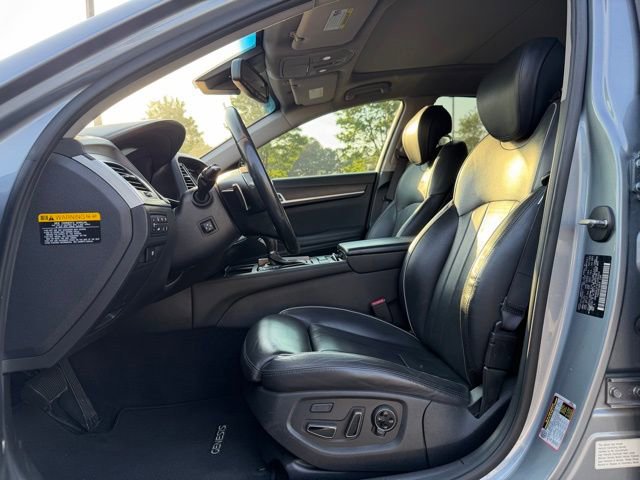 Used 2015 Hyundai Genesis 5.0 RWD image 12