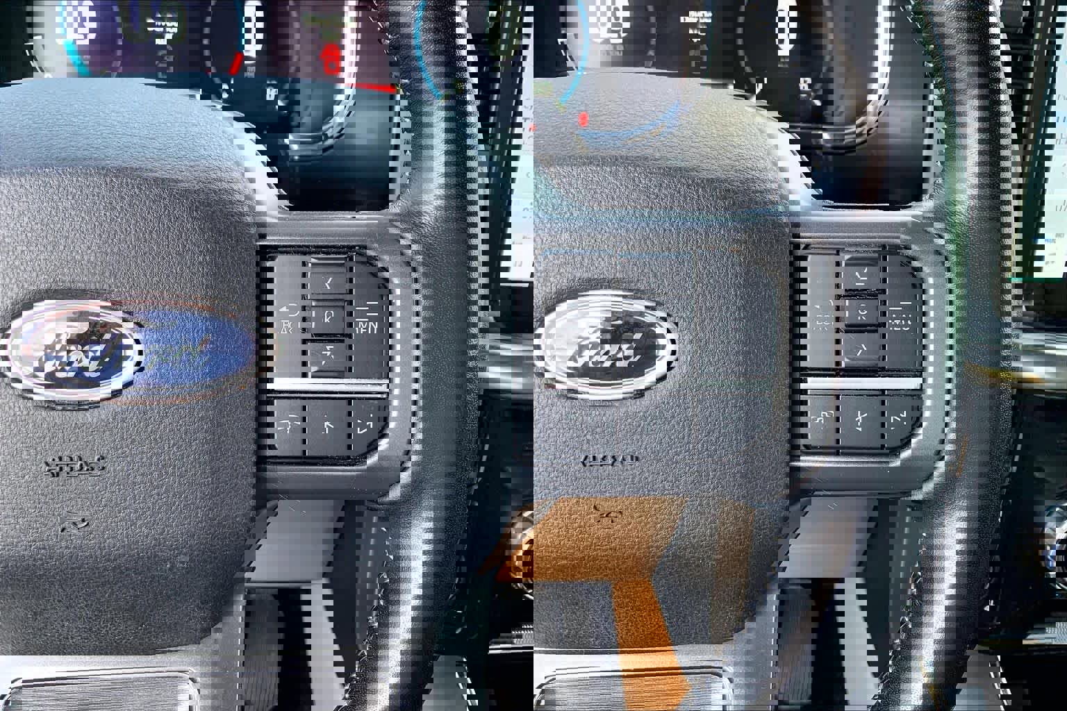 Used 2021 Ford F150 Lariat w/ Trailer Tow Package image 24