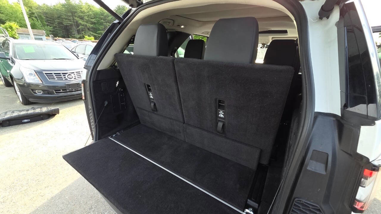 Used 2019 Land Rover Discovery SE AWD/4WD image 36