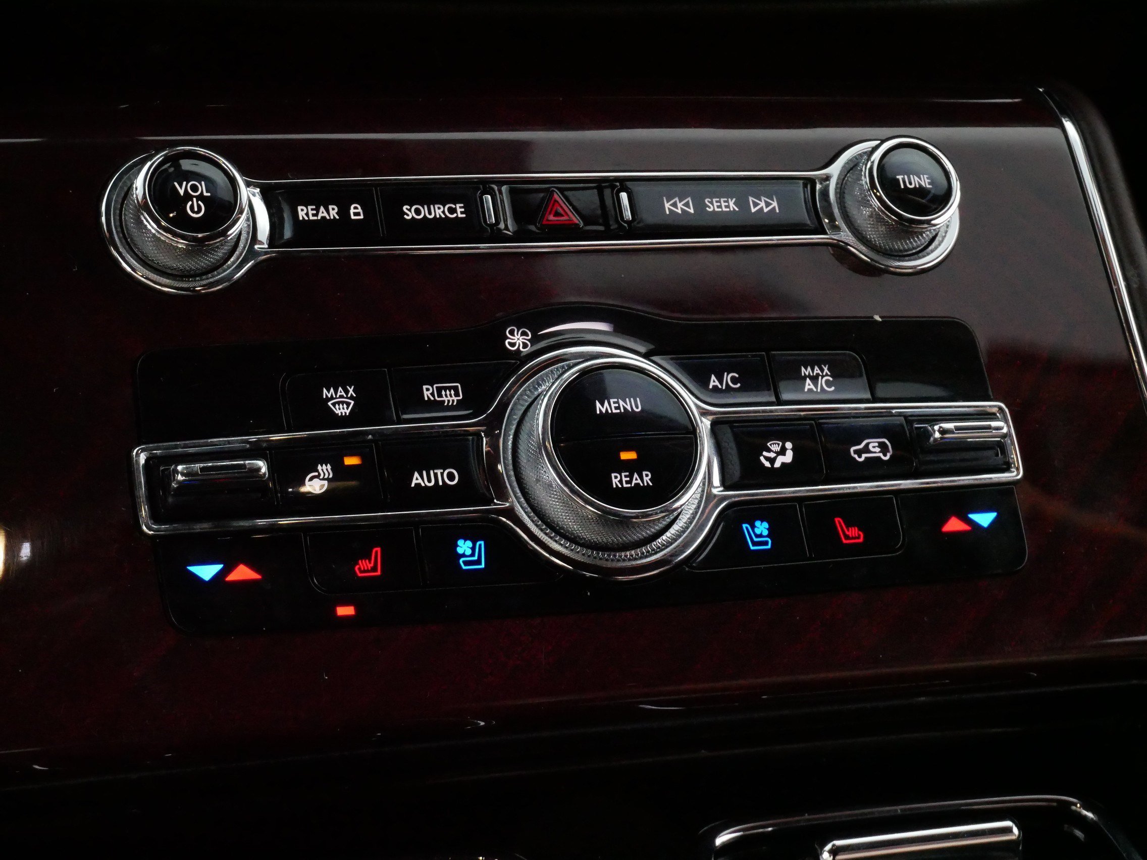 Used 2022 Lincoln Aviator Black Label w/ Dynamic Handling Package AWD/4WD image 23