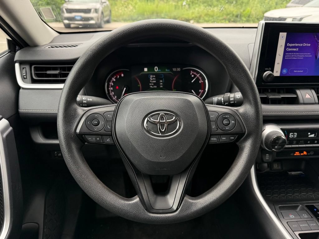 Used 2025 Toyota RAV4 XLE FWD image 24