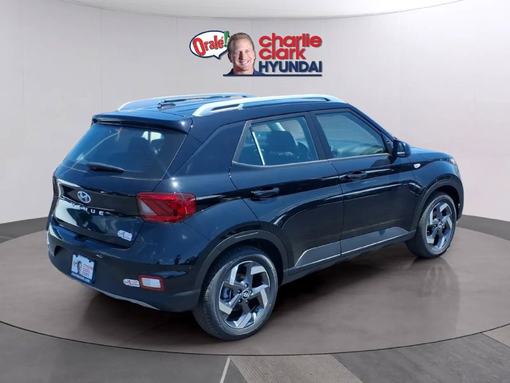 New 2026 Hyundai Venue SEL FWD image 5