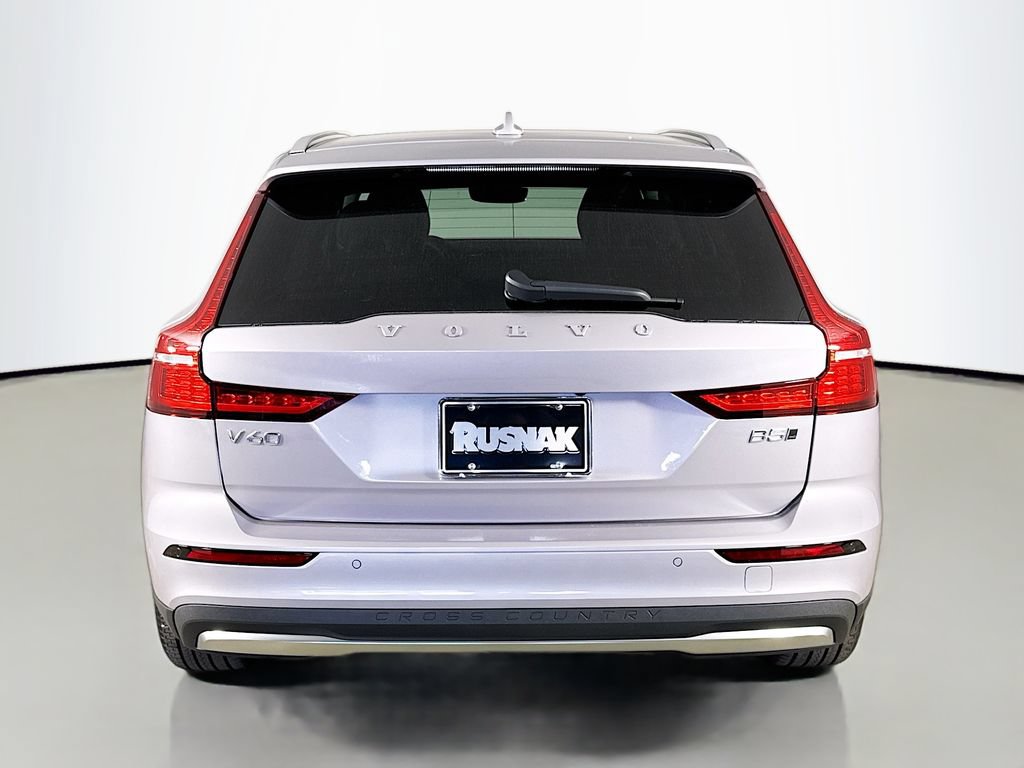 New 2026 Volvo V60 B5 Cross Country Plus w/ Climate Package AWD/4WD image 6