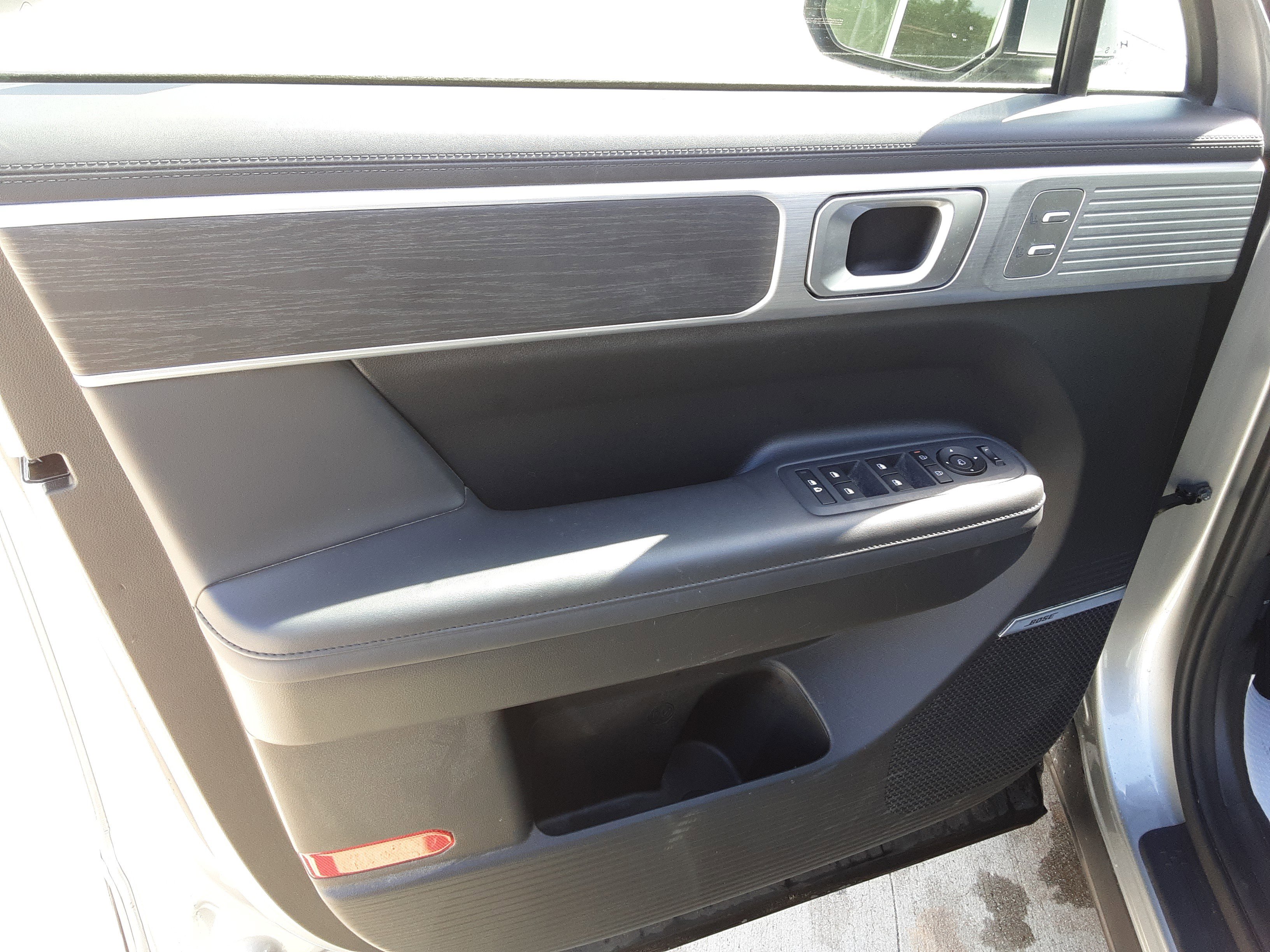 Used 2024 Hyundai Santa Fe Limited image 9