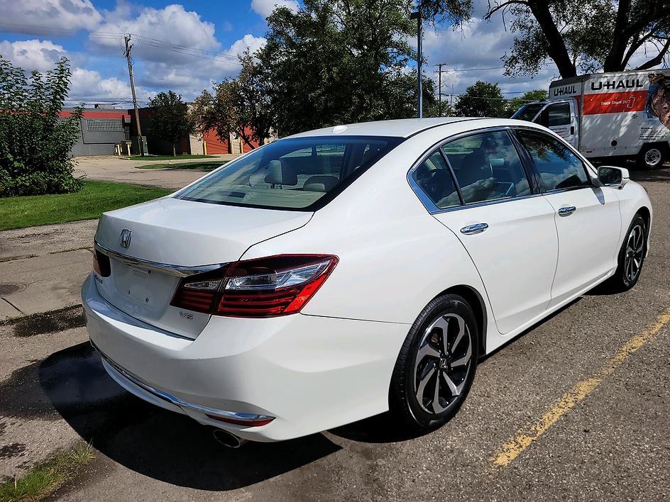 Used 2017 Honda Accord EX-L image 7