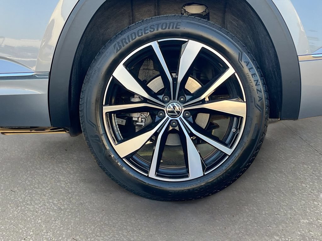 Used 2025 Volkswagen Atlas SEL Premium R-Line AWD/4WD image 31