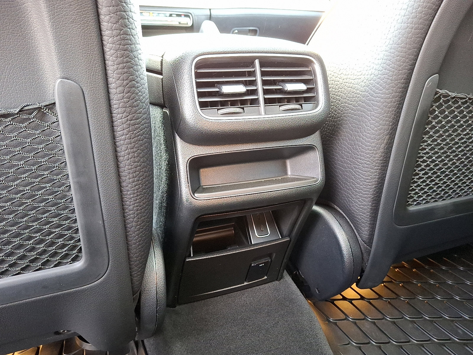 Certified 2022 Mercedes-Benz GLE 580 4MATIC w/ Night Package image 11