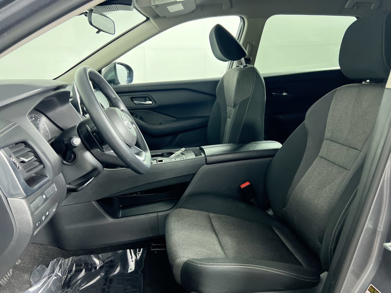 Used 2024 Nissan Rogue SV FWD image 12