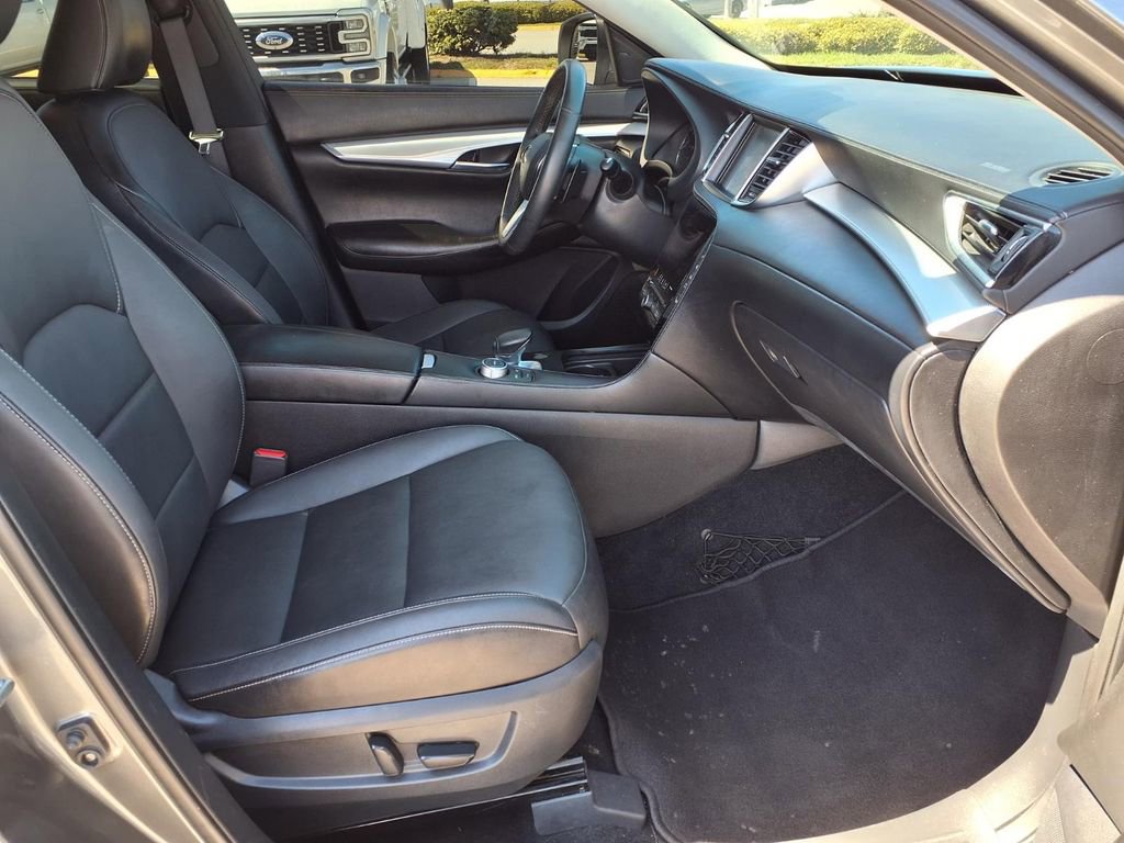 Used 2019 INFINITI QX50 Luxe w/ Cargo Package FWD image 12