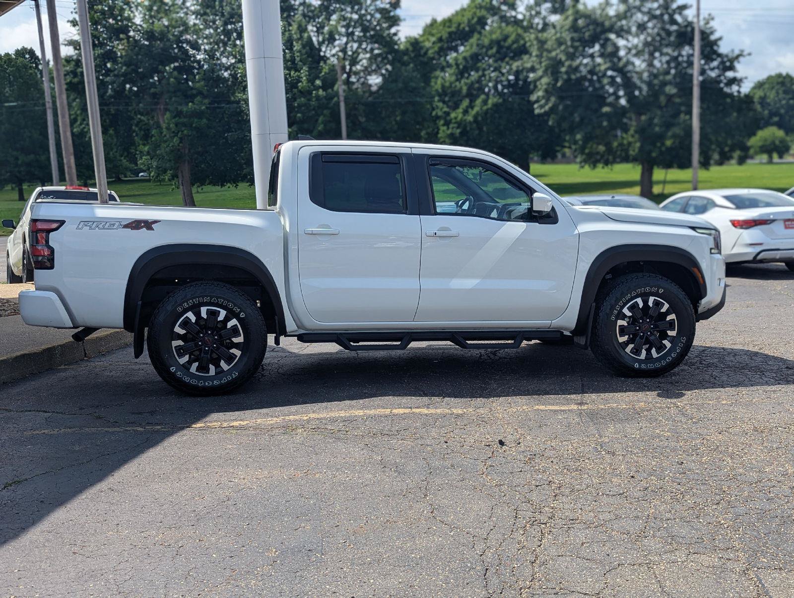Used 2023 Nissan Frontier PRO-4X w/ Pro Convenience Package AWD/4WD image 11