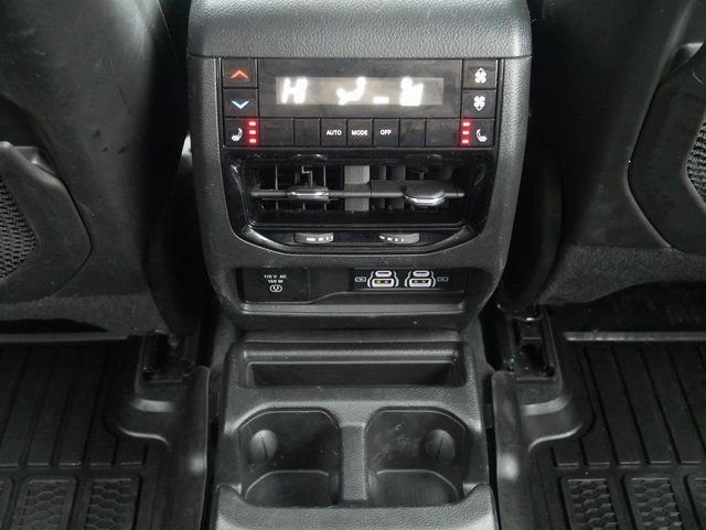 Used 2023 Jeep Grand Cherokee L Limited image 28