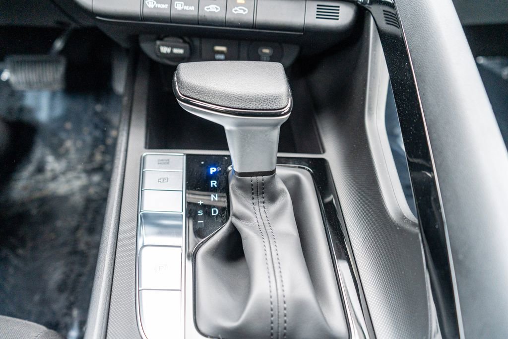 Certified 2025 Hyundai Elantra Blue image 29