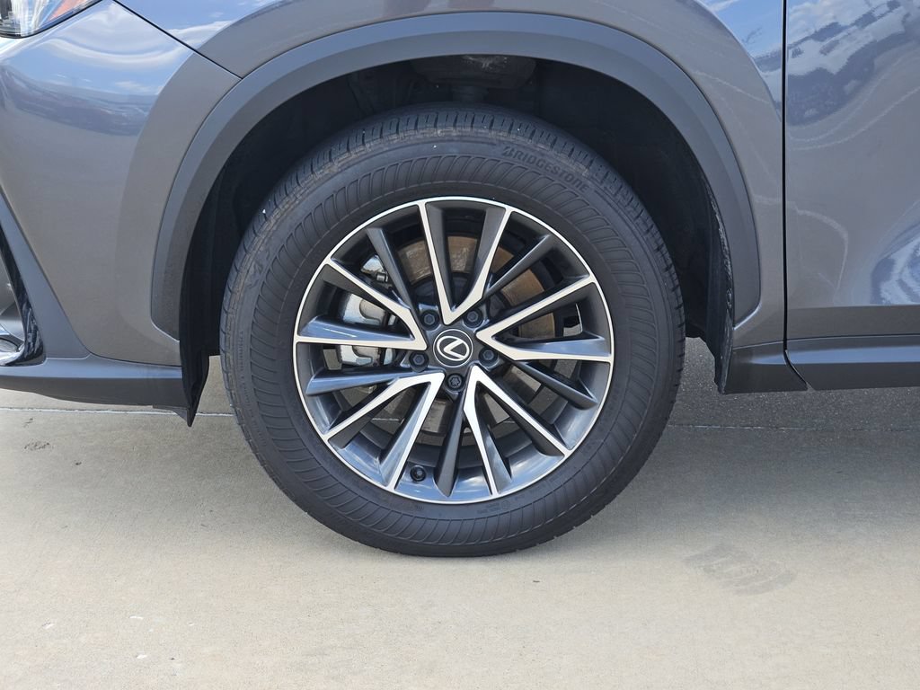 Used 2025 Lexus NX 250 FWD w/ Towing Package (2000 Lbs) image 12