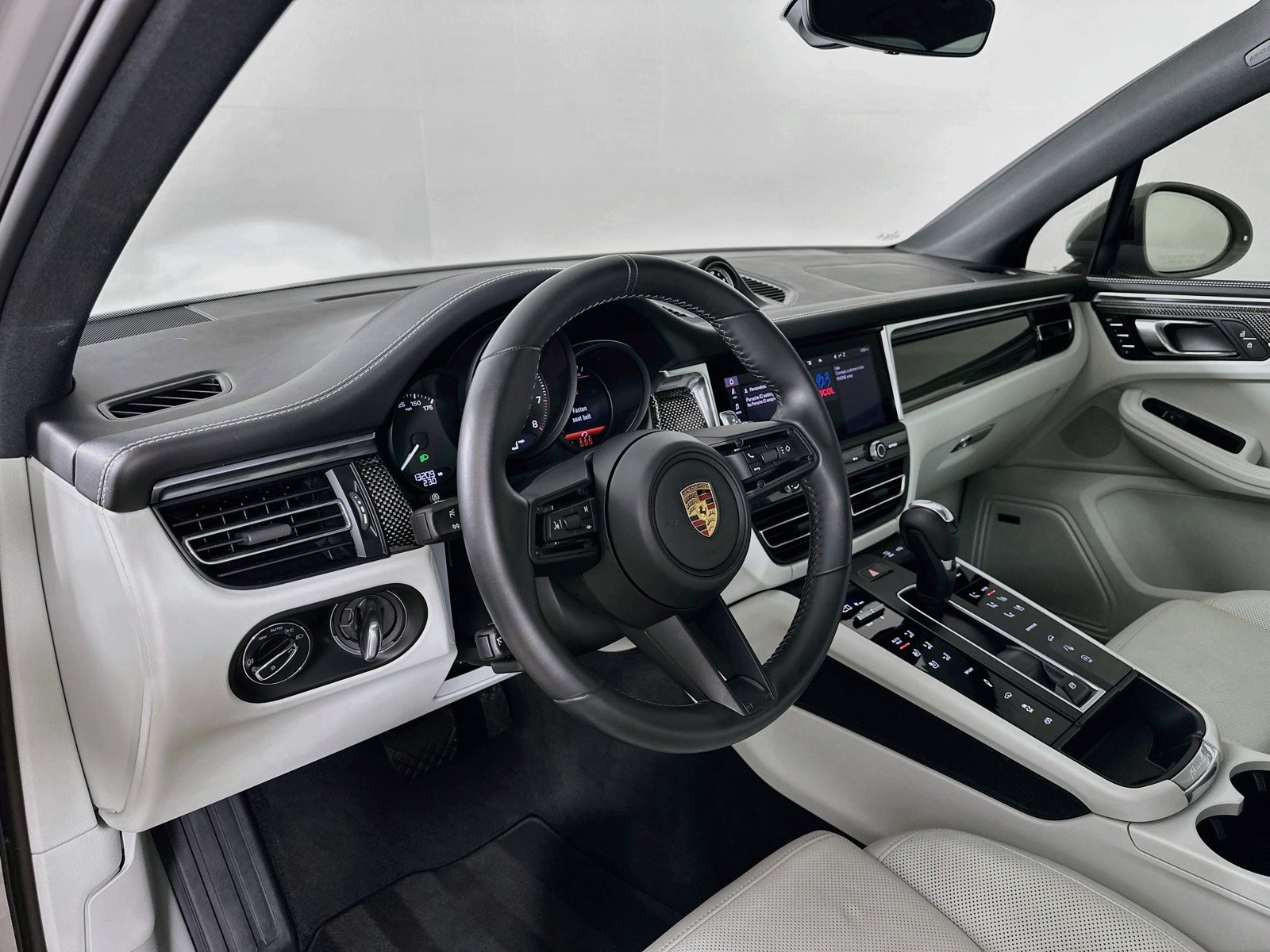 Used 2022 Porsche Macan GTS AWD/4WD image 33