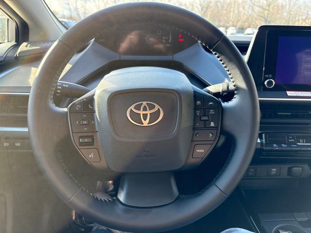 Used 2025 Toyota Prius LE image 30