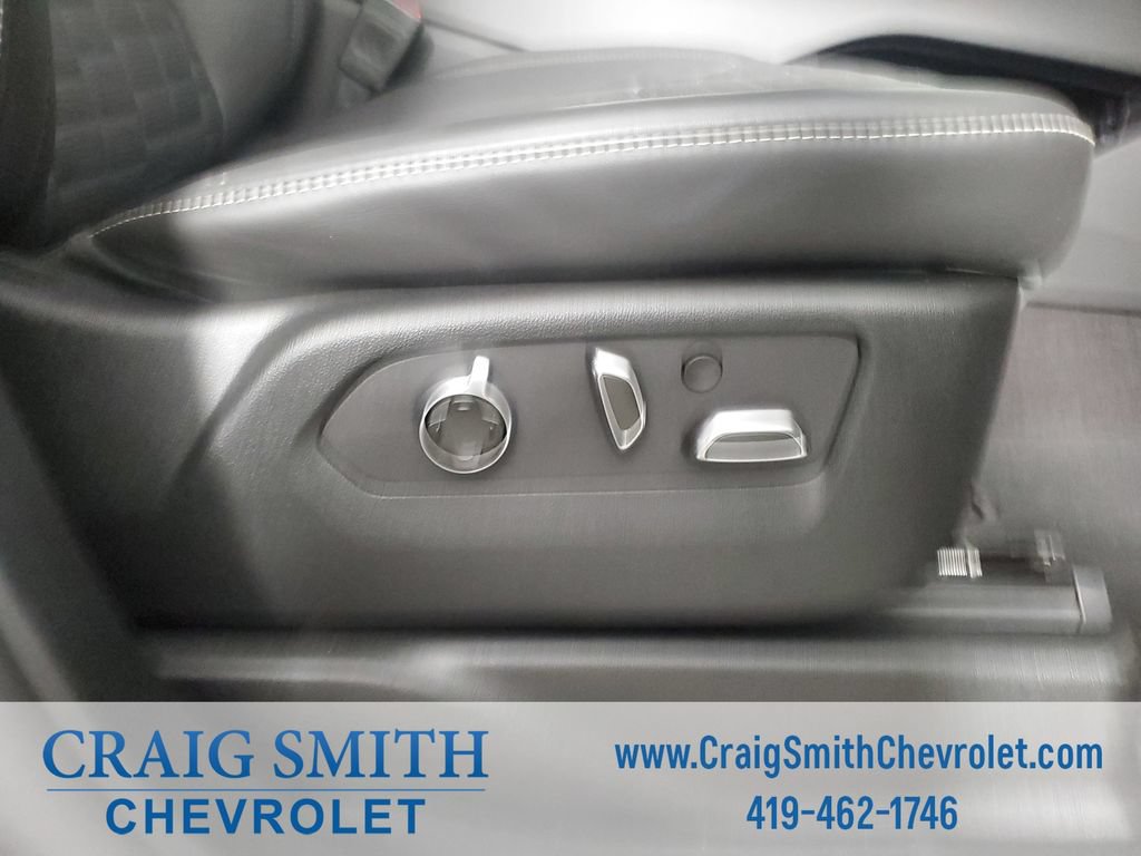 Used 2025 Cadillac Escalade Sport Platinum w/ LPO, Floor Liner Package AWD/4WD image 23