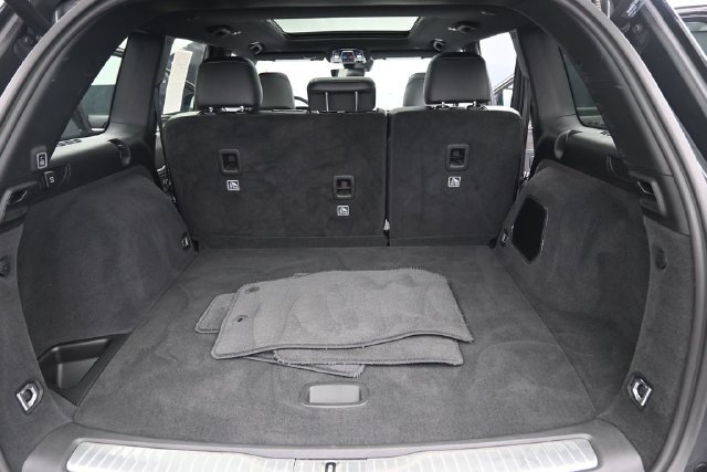 Used 2023 Jeep Grand Cherokee Overland AWD/4WD image 12