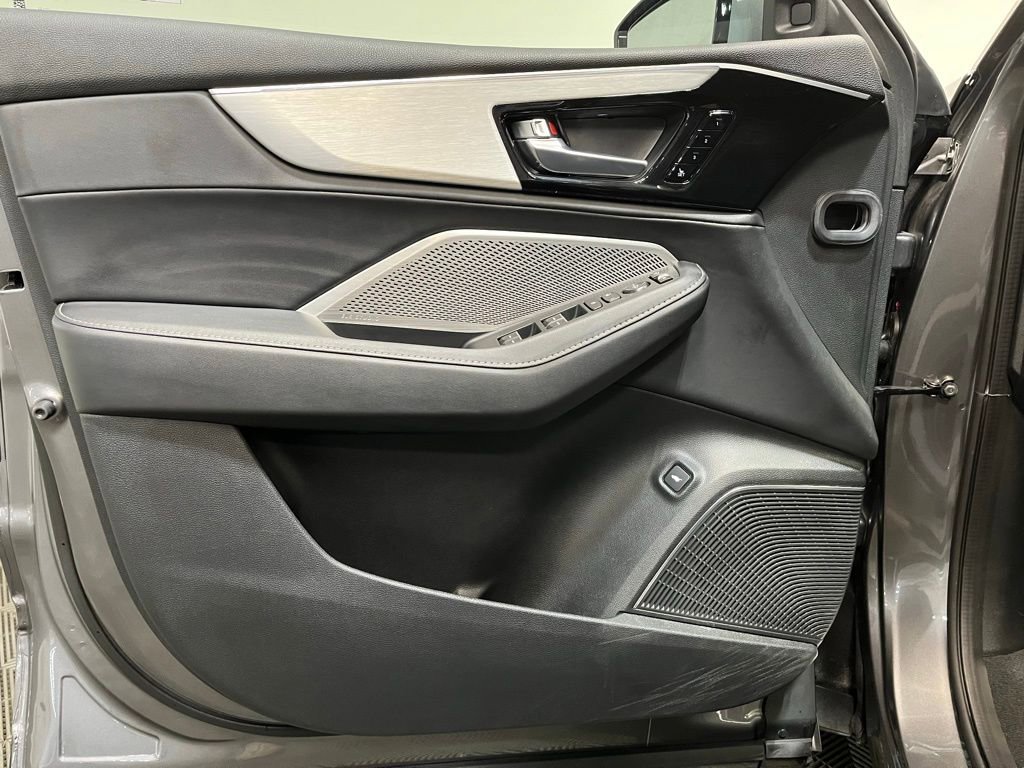Certified 2023 Acura MDX SH-AWD w/ Technology Package image 12