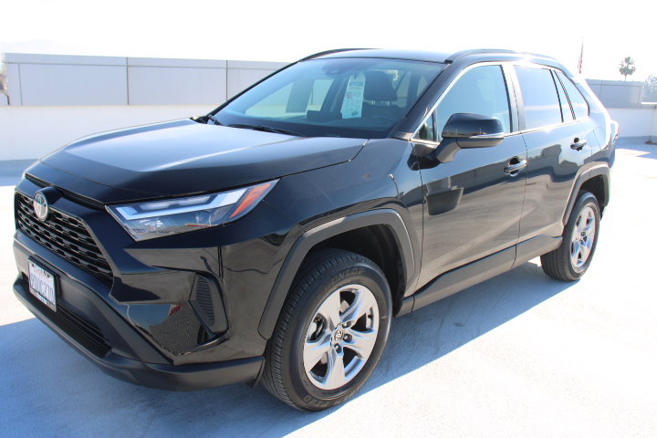 Certified 2022 Toyota RAV4 XLE image 6