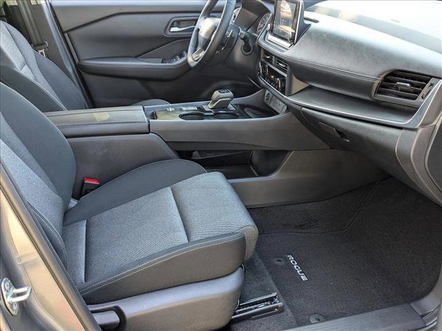 Certified 2025 Nissan Rogue SV image 21
