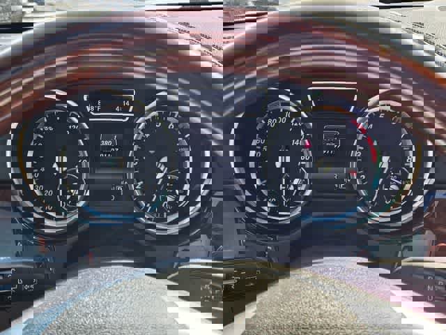 Used 2014 Mercedes-Benz GL 550 4MATIC image 34