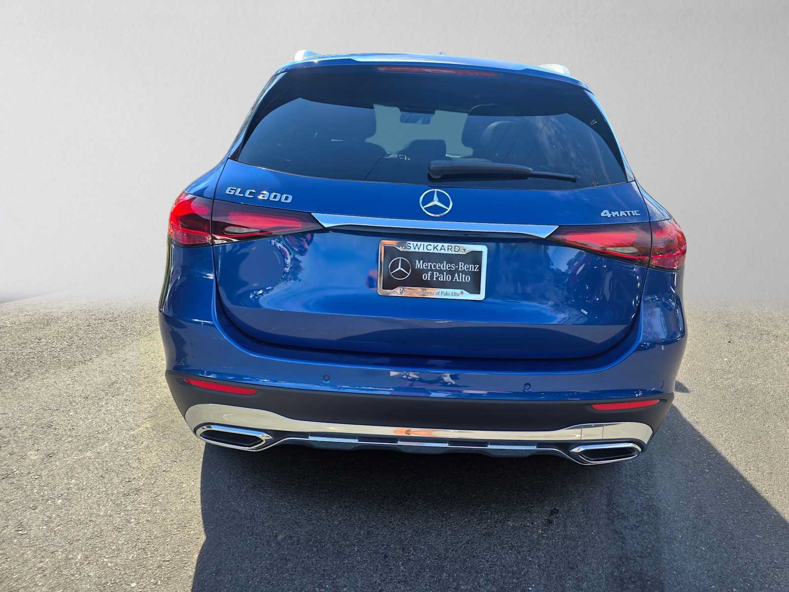 Used 2024 Mercedes-Benz GLC 300 4MATIC image 4