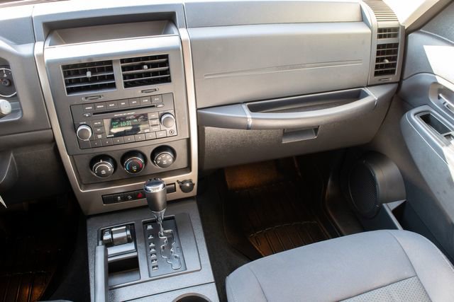 Used 2012 Jeep Liberty Sport image 23