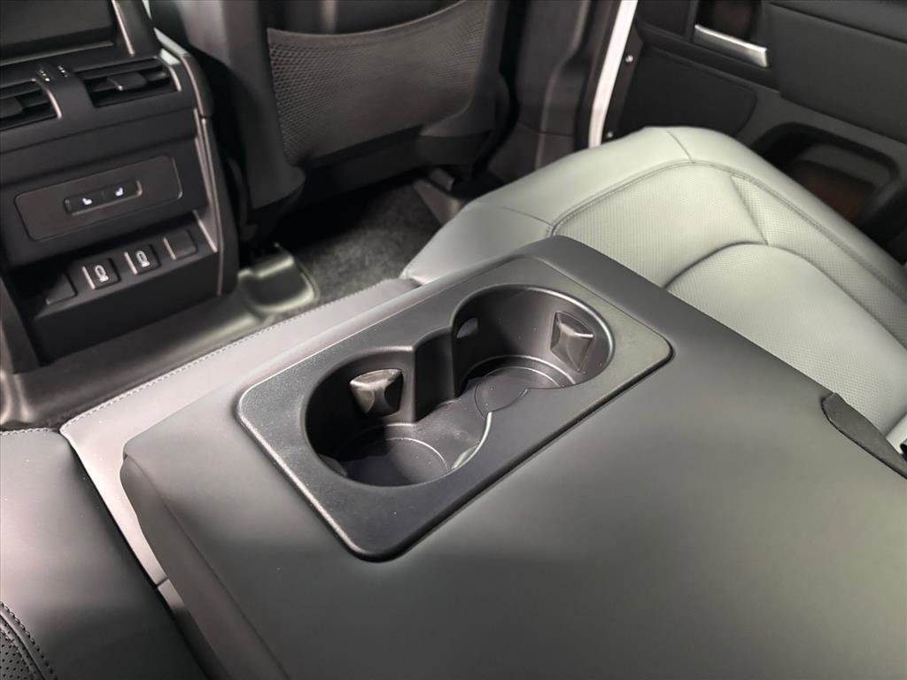 Used 2026 Land Rover Defender 110 X-Dynamic SE image 25