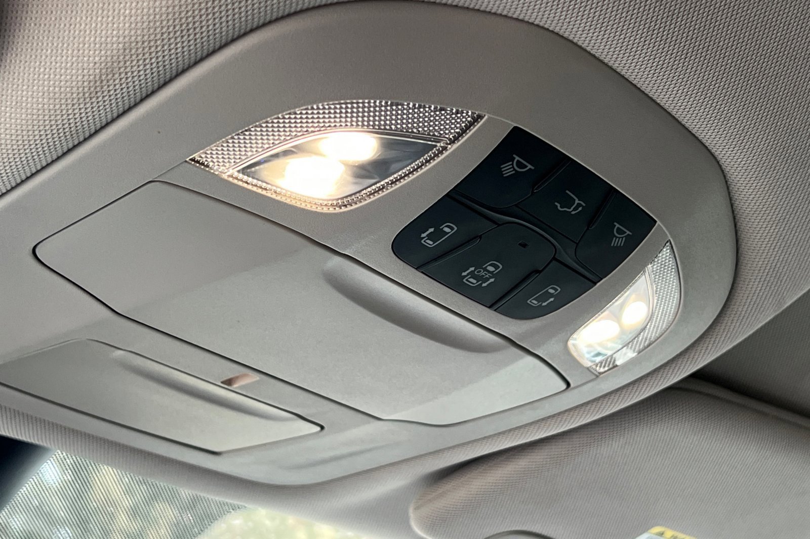 Used 2023 Chrysler Pacifica Touring-L image 24