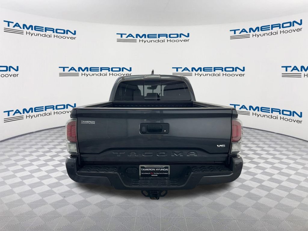 Used 2022 Toyota Tacoma Limited RWD image 4
