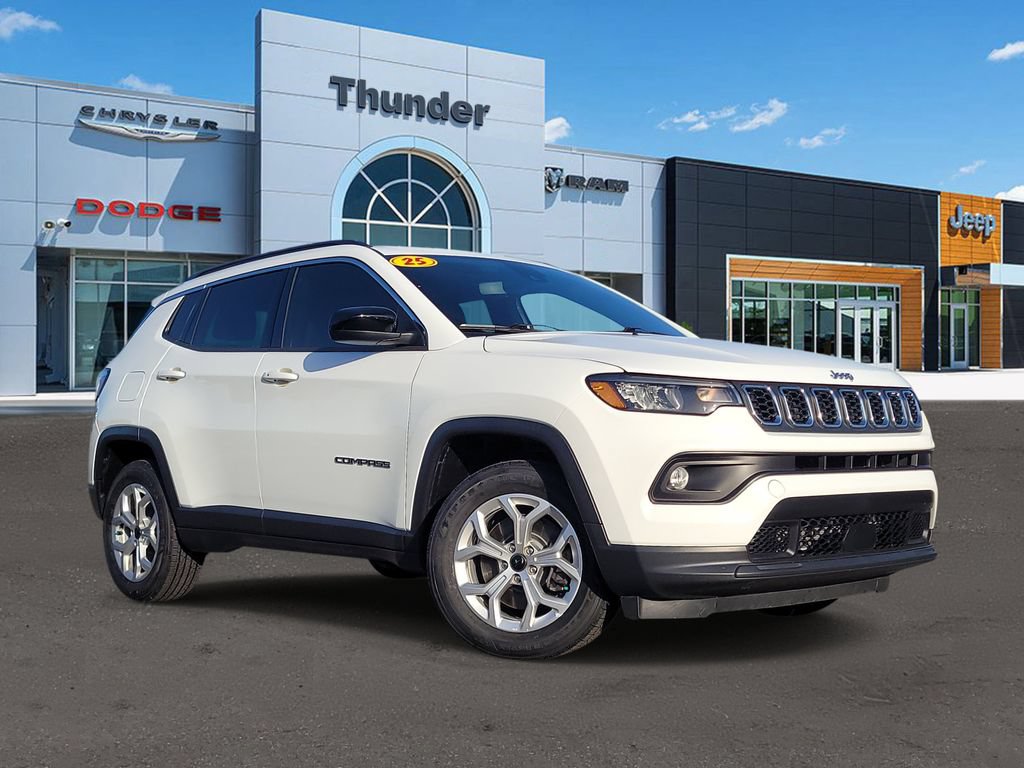 Certified 2025 Jeep Compass Latitude AWD/4WD image 1